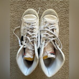 Nike White and Black High-Tops